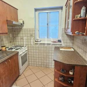 Crikvenica prizemlje sa okućnicom