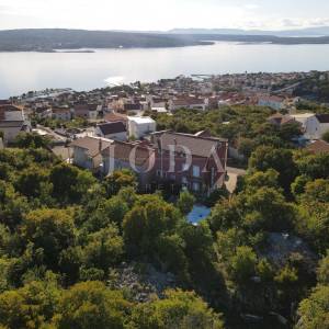 Crikvenica prizemlje sa okućnicom