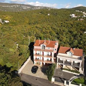 Crikvenica prizemlje sa okućnicom