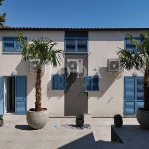 CRIKVENICA, stan u prizemlju zgrade sa dvije terase