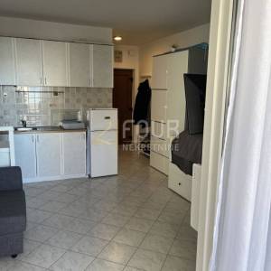 Dramalj, 33.79m2, garsonijera s lođom 