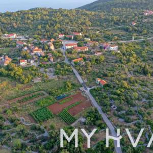 Dvije kamene kuće u Bogomolju