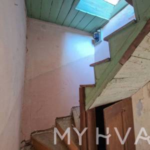 Dvojna kamena kuća u Vrisniku