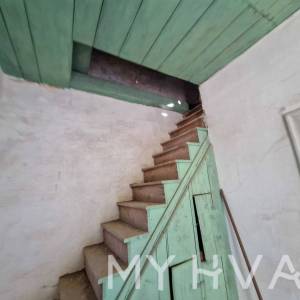 Dvojna kamena kuća u Vrisniku