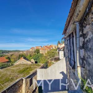 Dvojna kamena kuća u Vrisniku