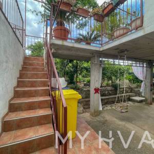 Dvojna kuća, poljsko imanje i maslinik uz more na Hvaru