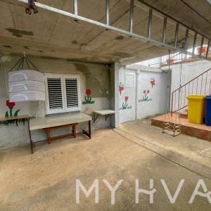 Dvojna kuća, poljsko imanje i maslinik uz more na Hvaru