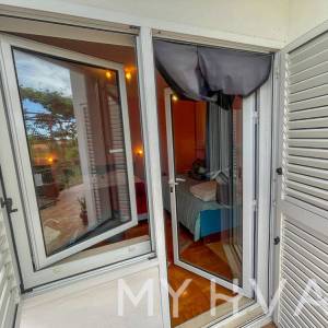 Dvojna kuća, poljsko imanje i maslinik uz more na Hvaru