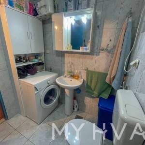 Dvojna kuća, poljsko imanje i maslinik uz more na Hvaru