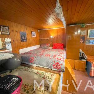 Dvojna kuća, poljsko imanje i maslinik uz more na Hvaru