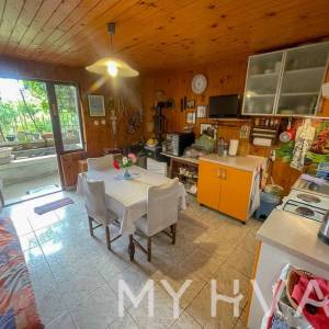 Dvojna kuća, poljsko imanje i maslinik uz more na Hvaru