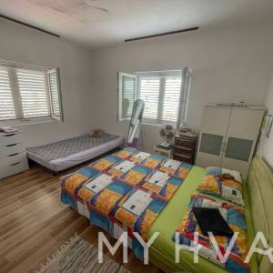 Dvojna Kuća sa kamenim Kućicama u Bogomolju