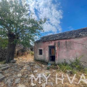 Dvojna Kuća sa kamenim Kućicama u Bogomolju