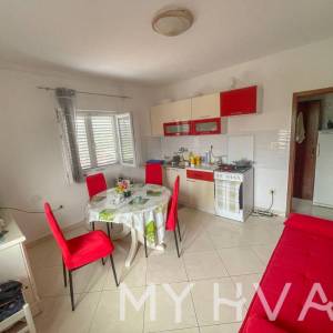 Dvojna Kuća sa kamenim Kućicama u Bogomolju