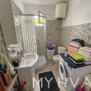 Dvojna Kuća sa kamenim Kućicama u Bogomolju