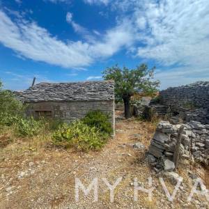 Dvojna Kuća sa kamenim Kućicama u Bogomolju