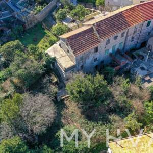 Dvojna kuća u Banskom Dolcu