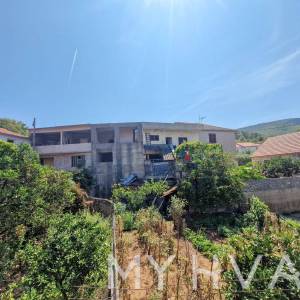 Dvojna kuća u Banskom Dolcu