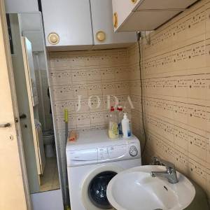 Dvosobni stan 62 m² – Stari grad Rijeka, balkon i pogled, par minuta od Korza