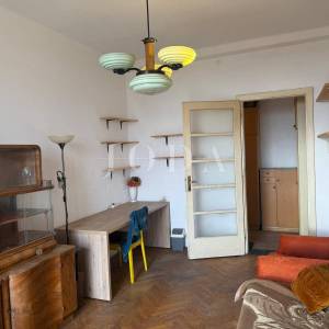 Dvosobni stan 62 m² – Stari grad Rijeka, balkon i pogled, par minuta od Korza