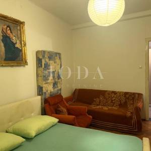 Dvosobni stan 62 m² – Stari grad Rijeka, balkon i pogled, par minuta od Korza