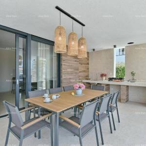 Fažana- Peroj- Prekrasna Vila sa bazenom s pogledom na more u blizini plaže