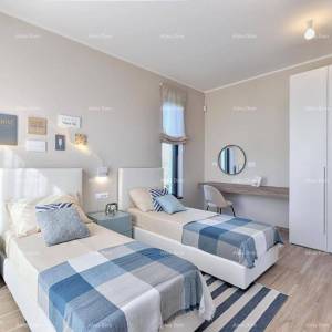 Fažana- Peroj- Prekrasna Vila sa bazenom s pogledom na more u blizini plaže