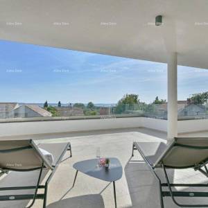 Fažana- Peroj- Prekrasna Vila sa bazenom s pogledom na more u blizini plaže