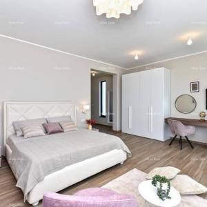 Fažana- Peroj- Prekrasna Vila sa bazenom s pogledom na more u blizini plaže