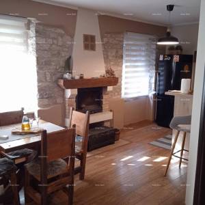 FORUM PJEŠAČKA ZONA. Prodaja lijepo uređenog stana na atraktivnoj lokaciji, Pula, centar!