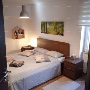 FORUM PJEŠAČKA ZONA. Prodaja lijepo uređenog stana na atraktivnoj lokaciji, Pula, centar!