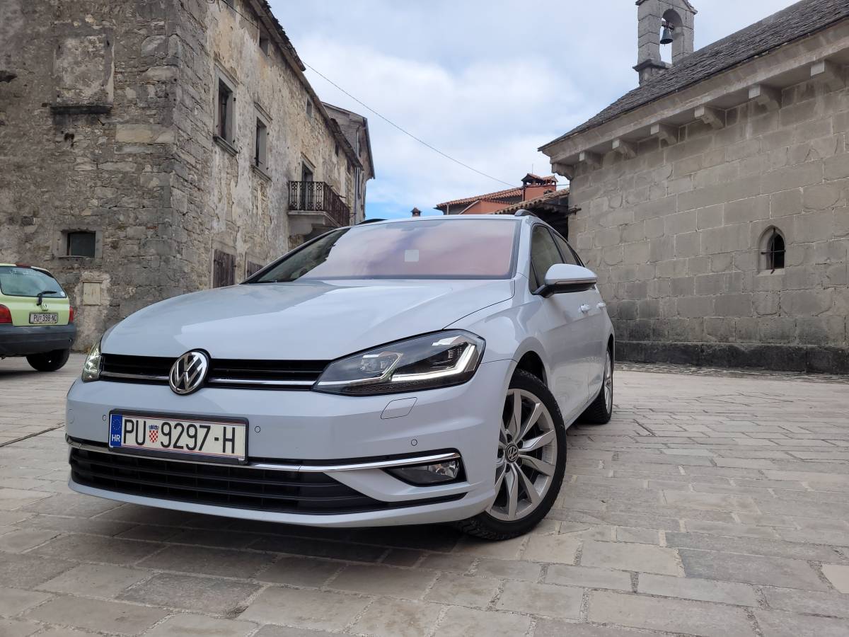 Golf 7.5 2.0 TDI DSG , highline oprema, kuka, reg godinu dana