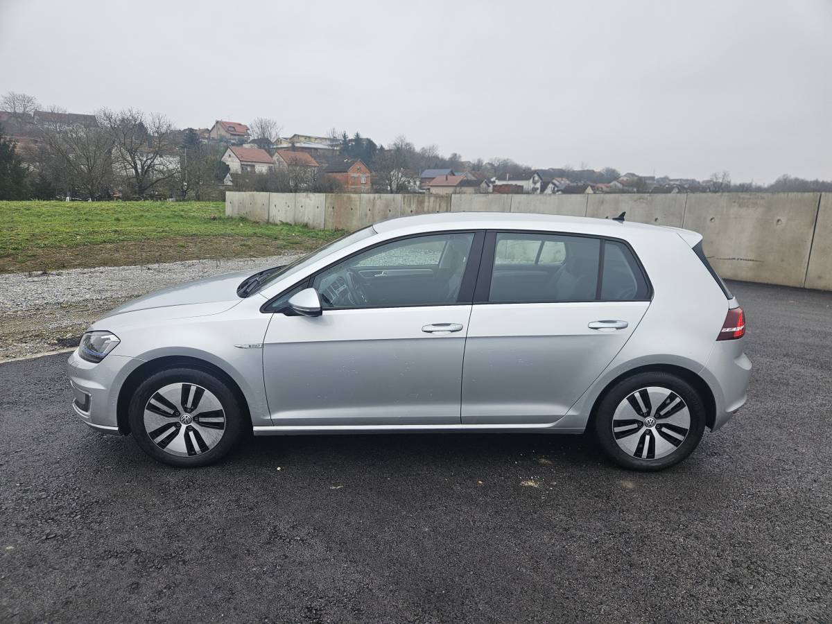GOLF E-GOLF (ODRZAVAN) MOZE ZAMJENA
