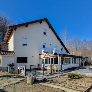 GORSKI KOTAR, LIČ - Kuća s dva stana okružena prirodom