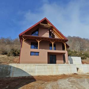 GORSKI KOTAR, MRKOPALJ - prostrana samostojeća kuća u novogradnji