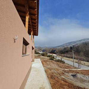 GORSKI KOTAR, MRKOPALJ - prostrana samostojeća kuća u novogradnji