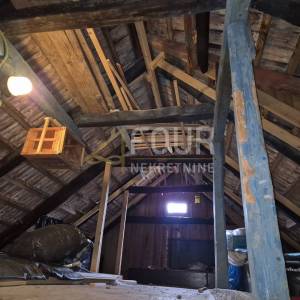 Gorski kotar, okolica Delnica, dvije kuće