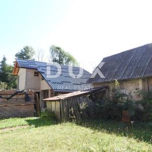 GORSKI KOTAR, SUNGER- stara kuća + 2 gospodarska objekta + okoliš 9000m2 S GRAĐEVINSKOM DOZVOLOM!! 