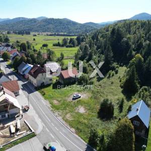 GORSKI KOTAR, SUNGER- zemljište 9000m2 + stara kuća + 2 gospodarska objekta  S GRAĐEVINSKOM DOZVOLOM!! 