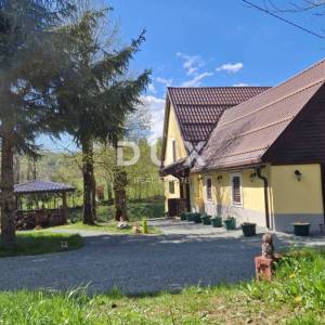 GORSKI KOTAR, VRATA - Topli goranski dom u srcu prirode, 260m2
