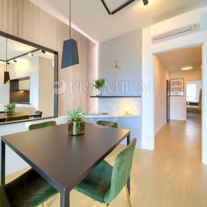 Grad Krk, moderan apartman u prizemlju s pogledom na more! 