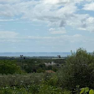 GRAĐEVINSKA PARCELA S POGLEDOM NA MORE – LABINCI