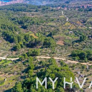 Građevinsko zemljiše u Vrisniku sa pogledom na more