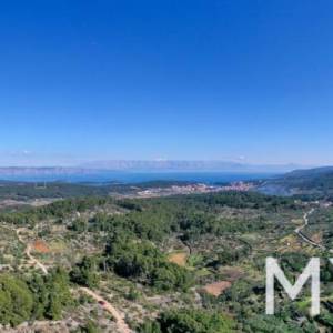 Građevinsko zemljiše u Vrisniku sa pogledom na more