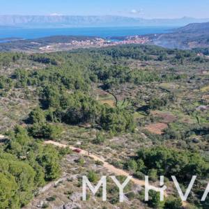 Građevinsko zemljiše u Vrisniku sa pogledom na more