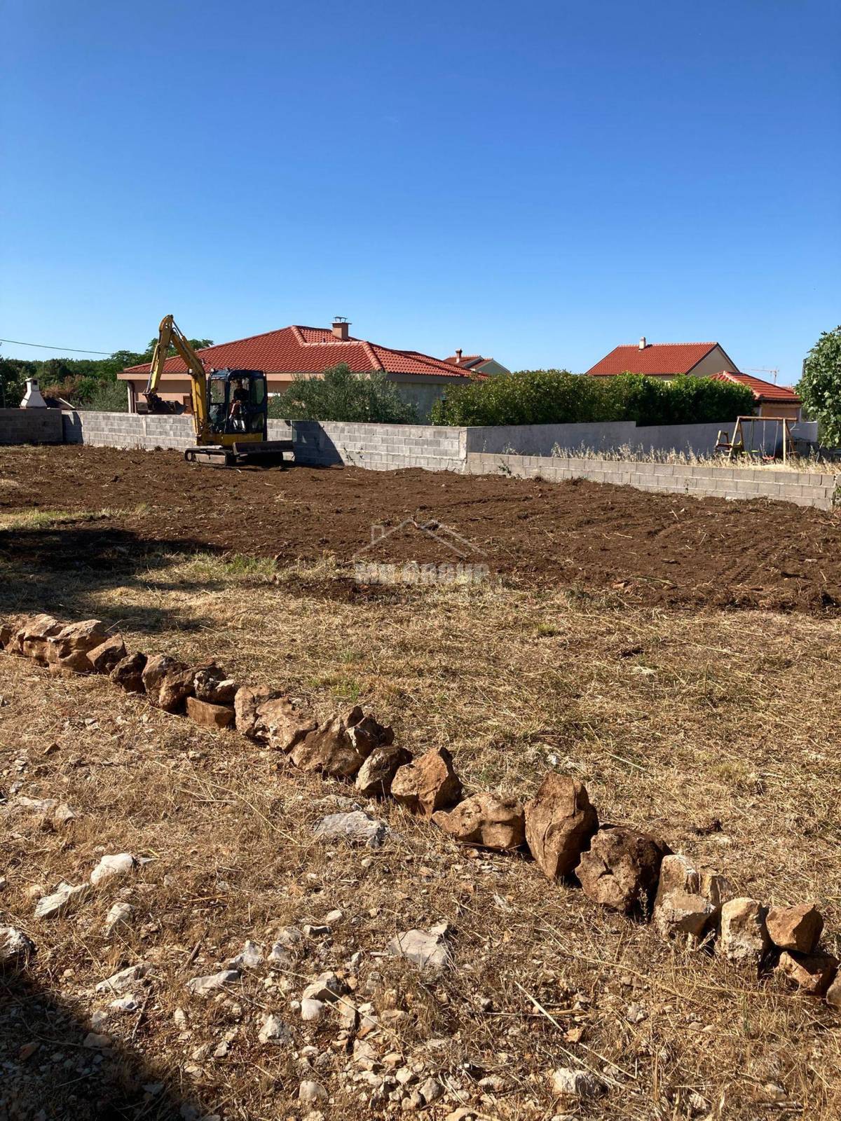 GRAĐEVINSKO ZEMLJIŠTE, 300 M OD MORA, VRSI – ZADAR