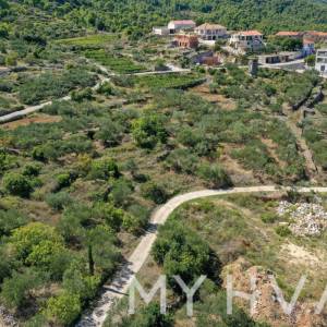 Građevinsko zemljište na ulazu u Vrisnik