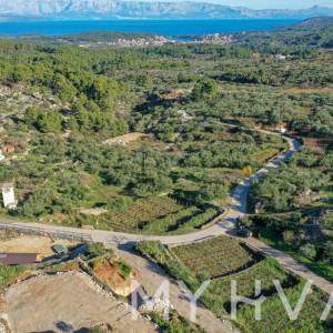 Građevinsko zemljište na ulazu u Vrisnik