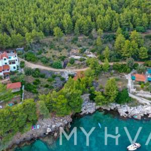 Građevinsko zemljište prvi red do mora u Zavali