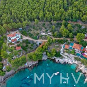 Građevinsko zemljište prvi red do mora u Zavali